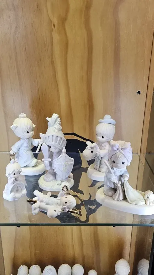 Precious Moments porcelain figurine image 2